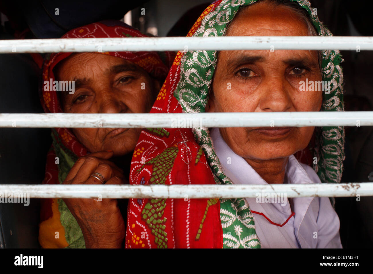 Les passagers des trains indiens Banque D'Images