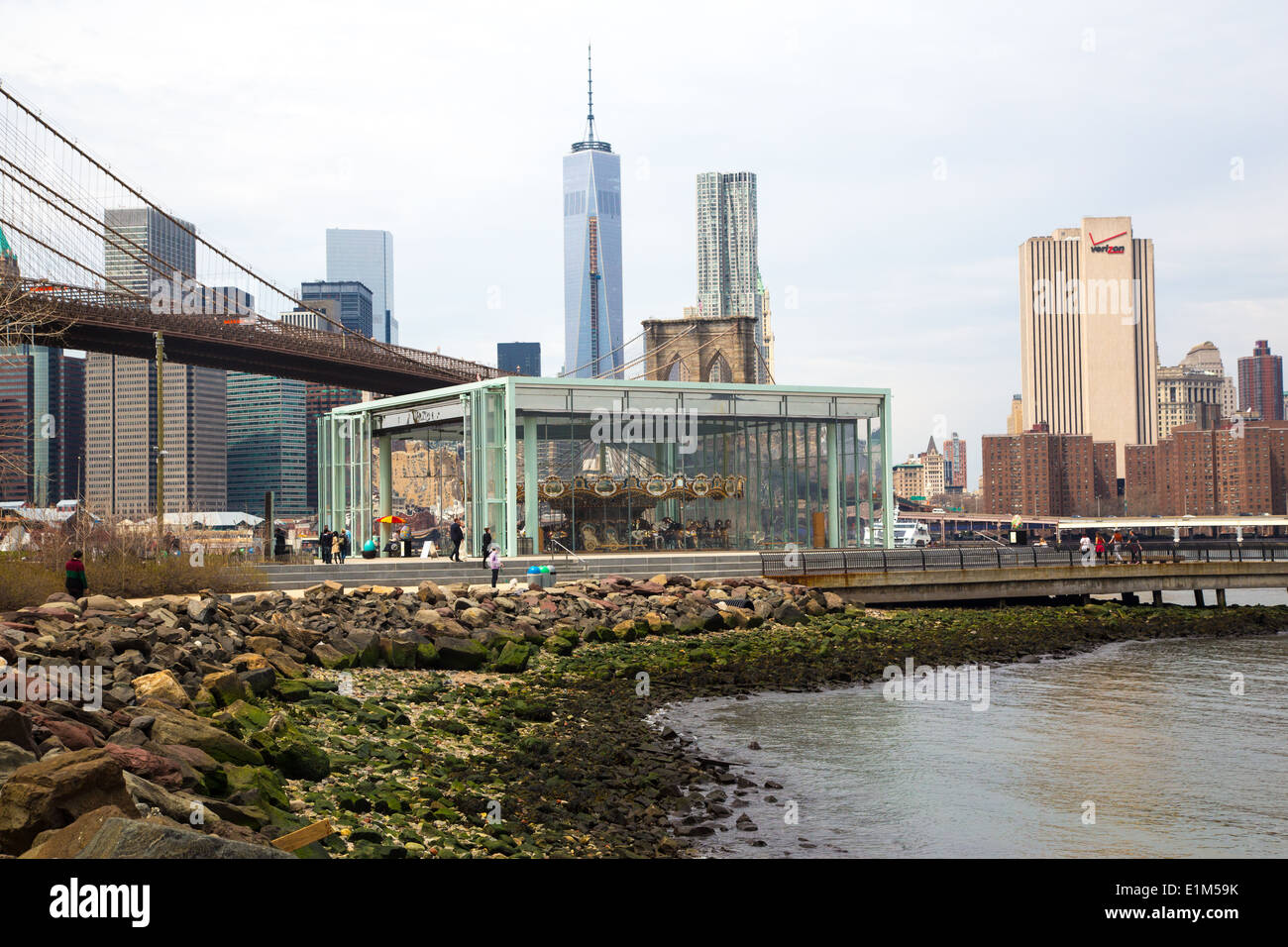 Jane's Carousel, pont de Brooklyn Park, NYC Banque D'Images