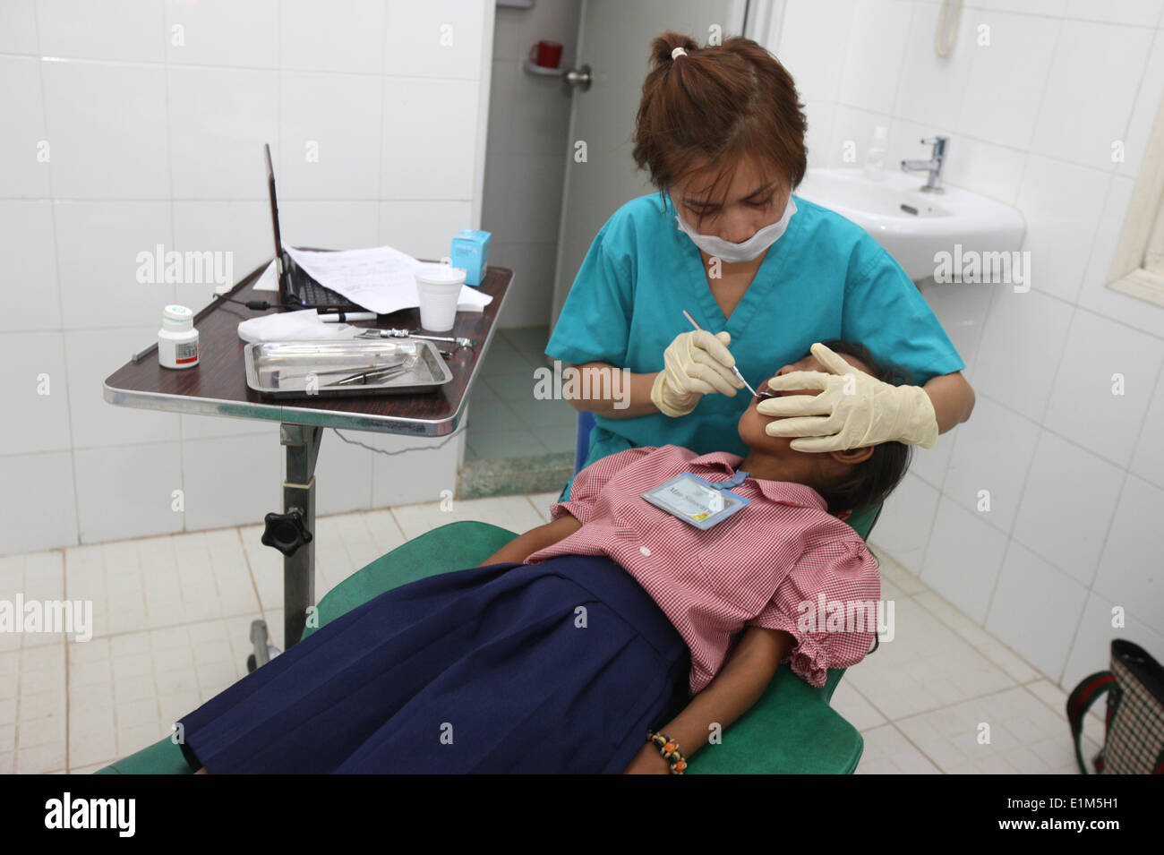 Happy Chandara School. Clinique dentaire. Banque D'Images