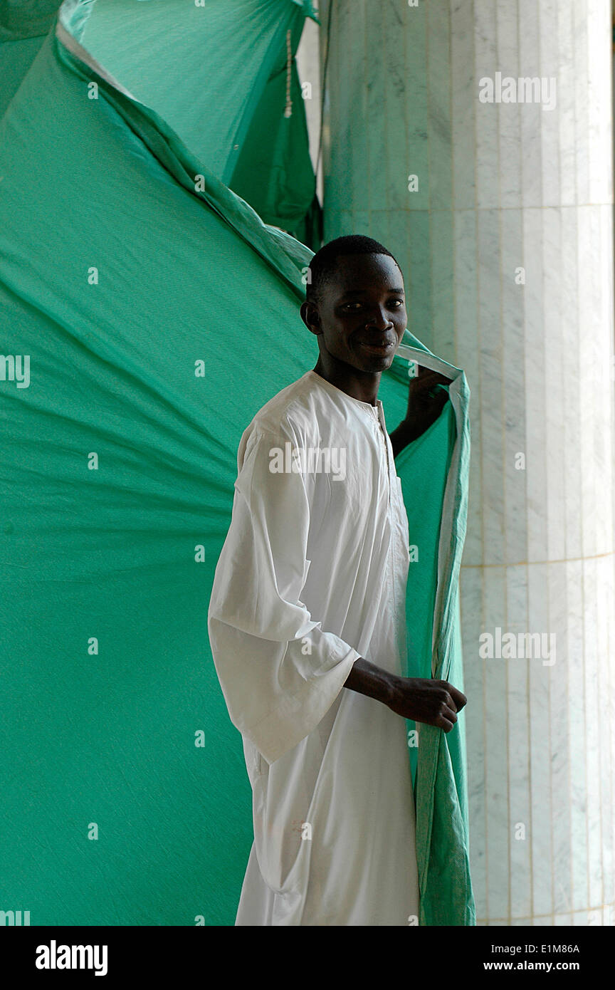 Dans la grande Mosquée de Touba Mouride Banque D'Images