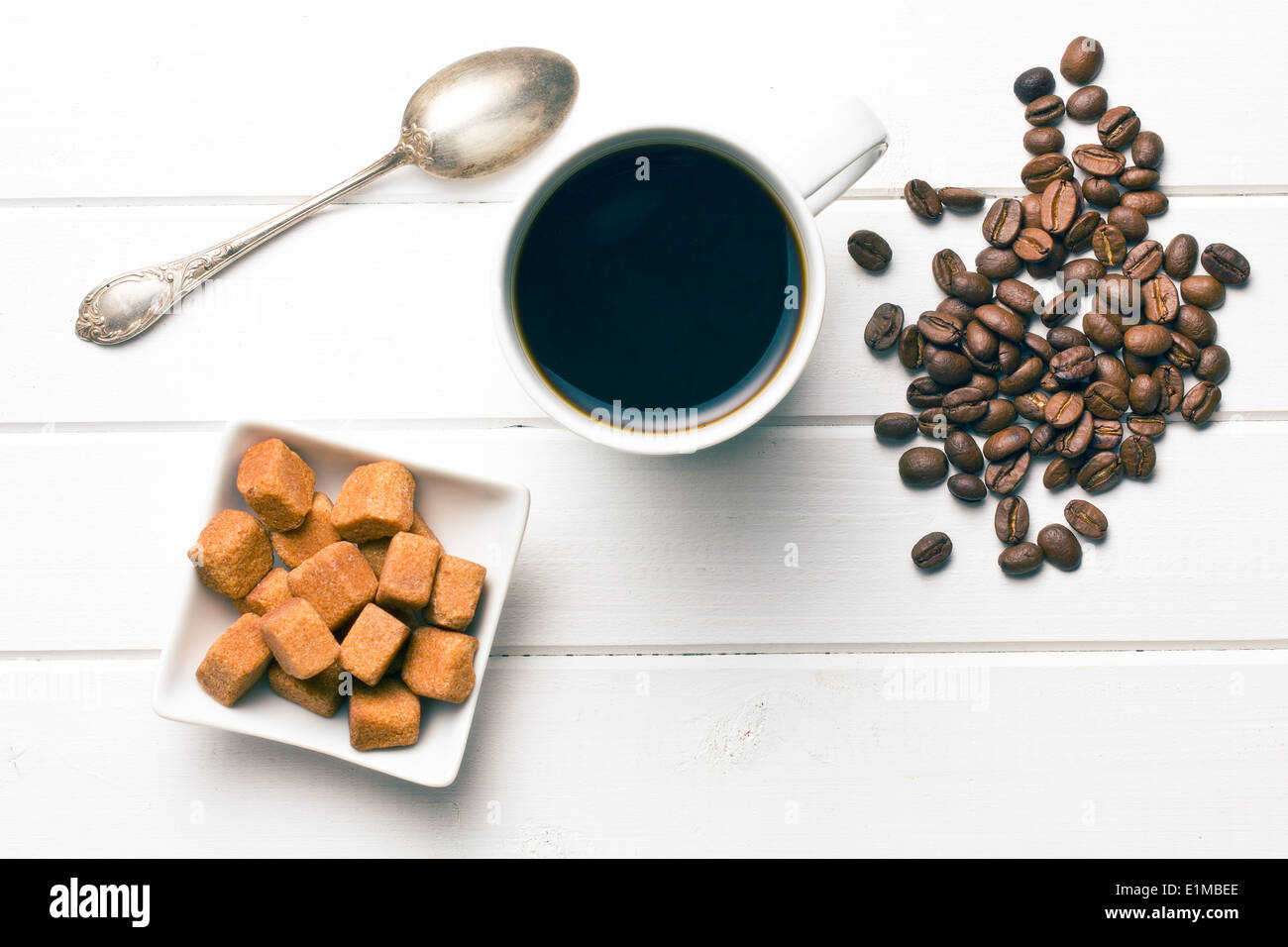 La vue de dessus de café avec du sucre brun Banque D'Images