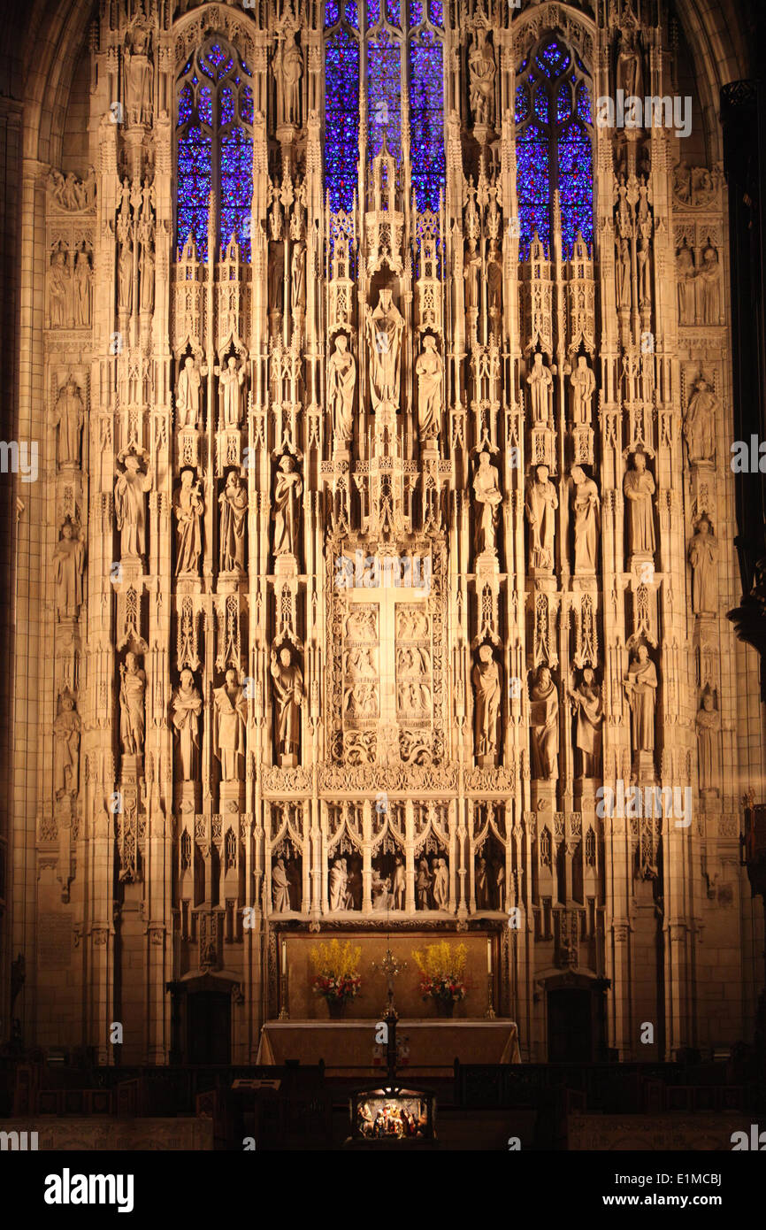 Saint Thomas d'église, l'autel et le retable de Saint Thomas Church conçu par l'architecte Bertram Grosvenor Goodhue (1869Ð192 Banque D'Images