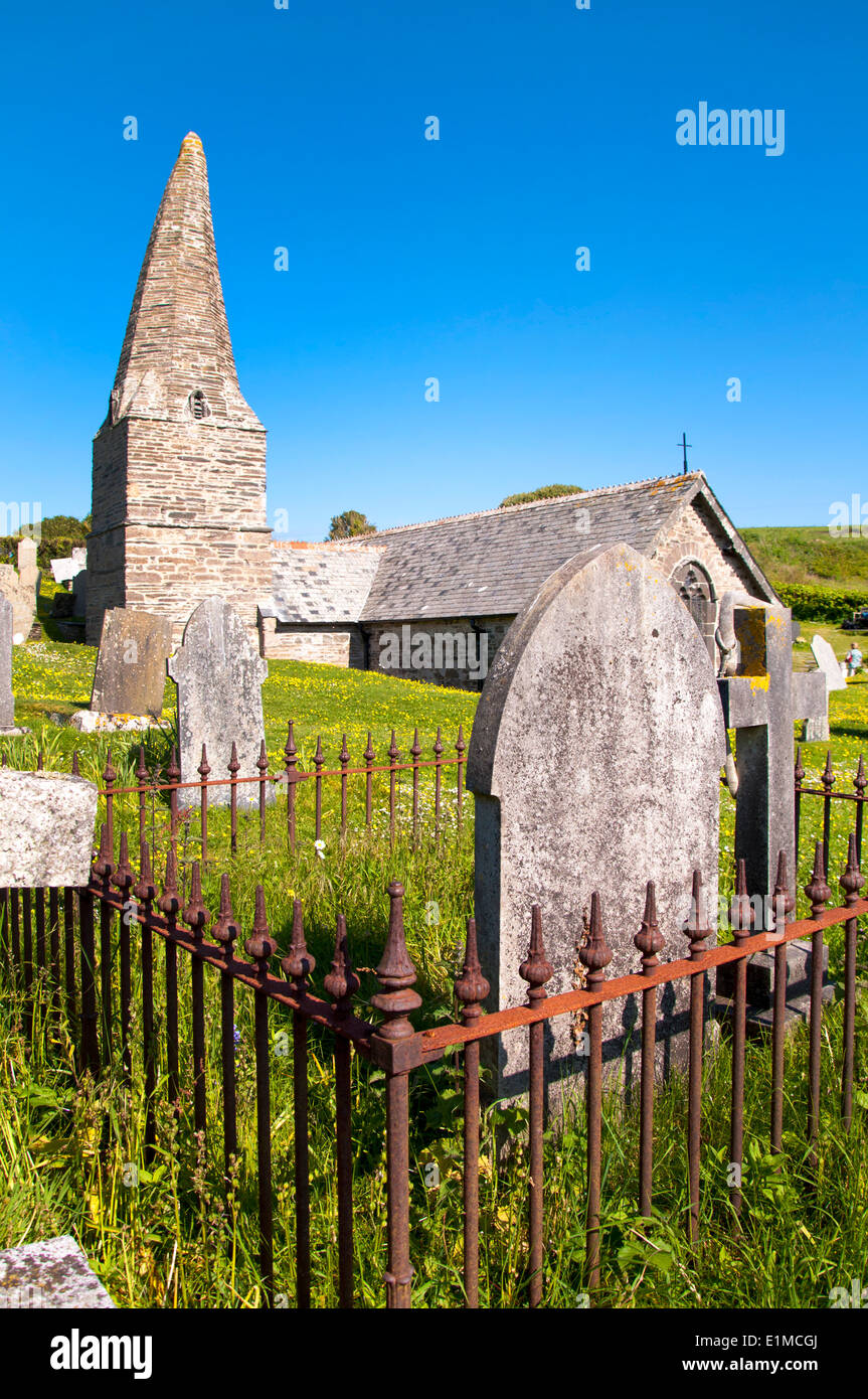 Trebetherick Daymer Cornwall England UK. Église de St Best Western Restormel Lodge situé au-dessus des dunes de sable de Daymer bay. Sépulture de poète officiel, Sir John Betjeman. Banque D'Images
