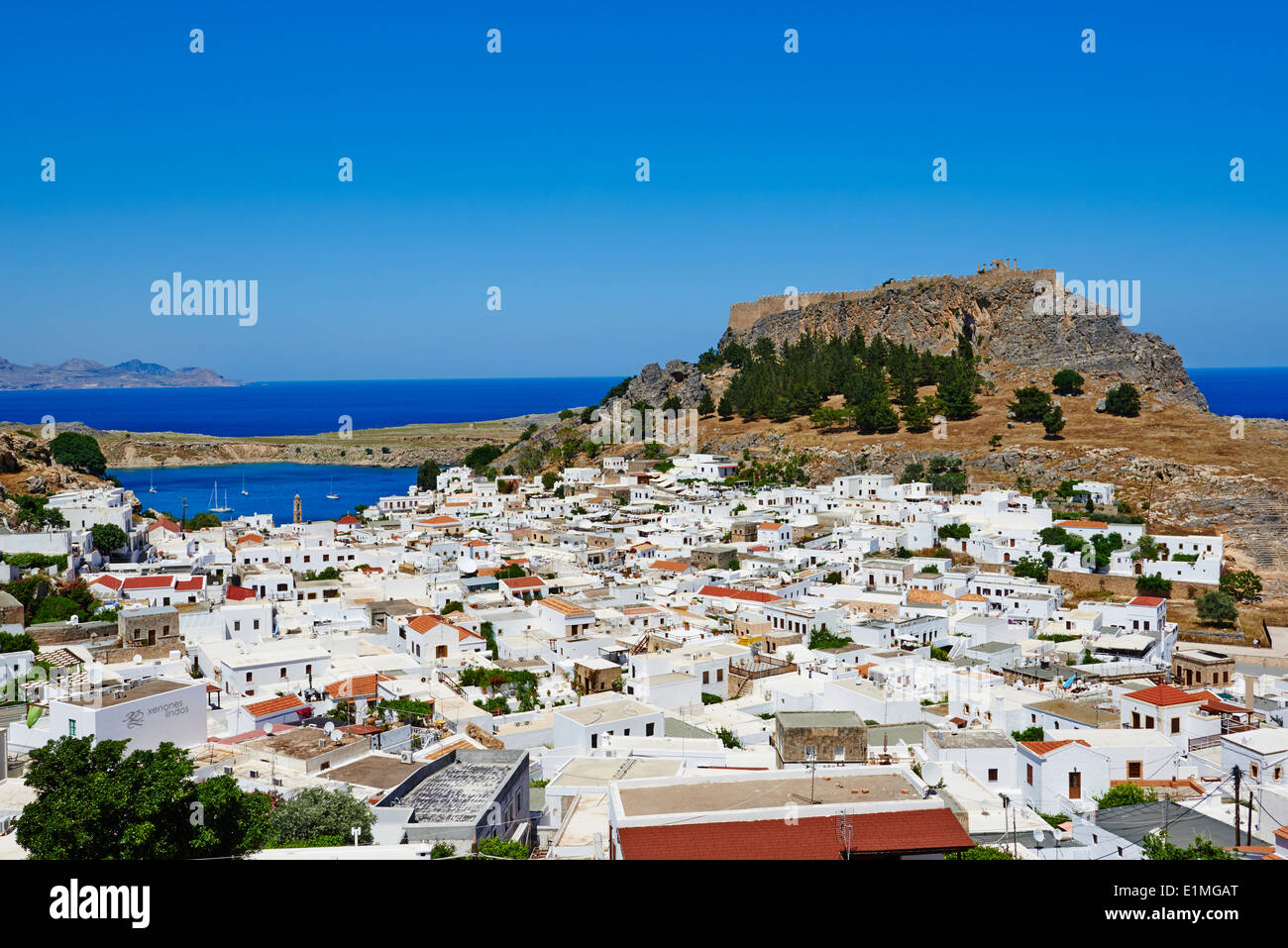 La Grèce, l'archipel du Dodécanèse, l'île de Rhodes, Lindos, l'Acropole et le village Banque D'Images