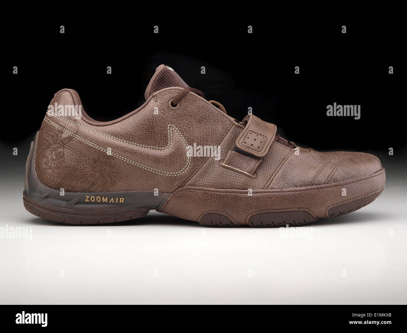 Chaussure de sport Nike zoomair brown Banque D'Images