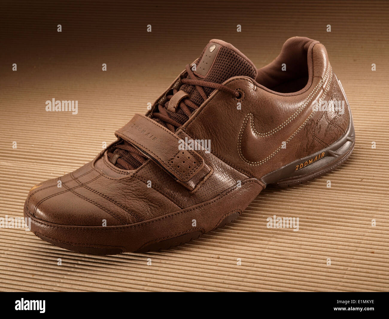 Chaussure de sport Nike zoomair brown Banque D'Images