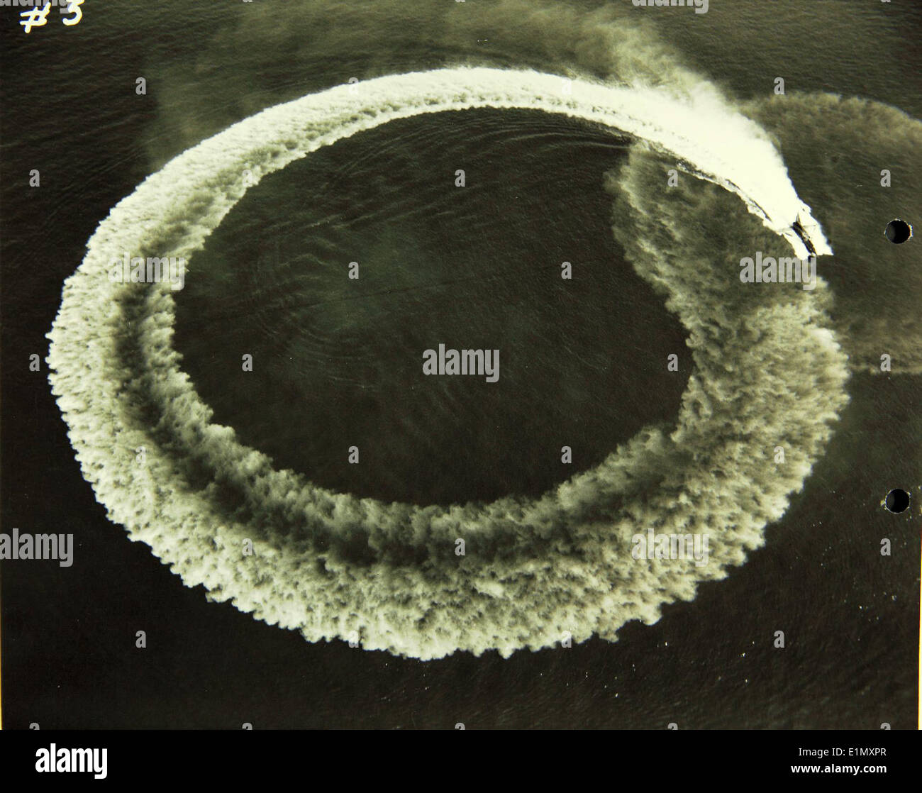 Le Convair XF2Y Sea Dart était un avion amphibie à réaction unique développé pour l'US Navy. Il a été conçu pour fonctionner à la fois sur terre et sur l'eau, une caractéristique distincte pour l'aviation navale pendant l'ère de la guerre froide. Banque D'Images