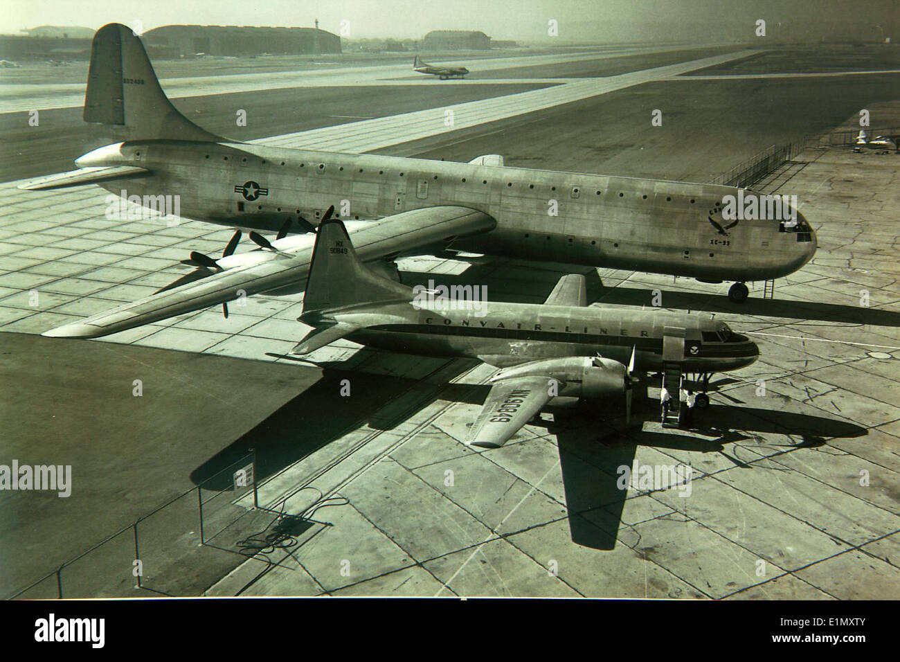 Convair xc 99 Banque de photographies et d’images à haute résolution ...