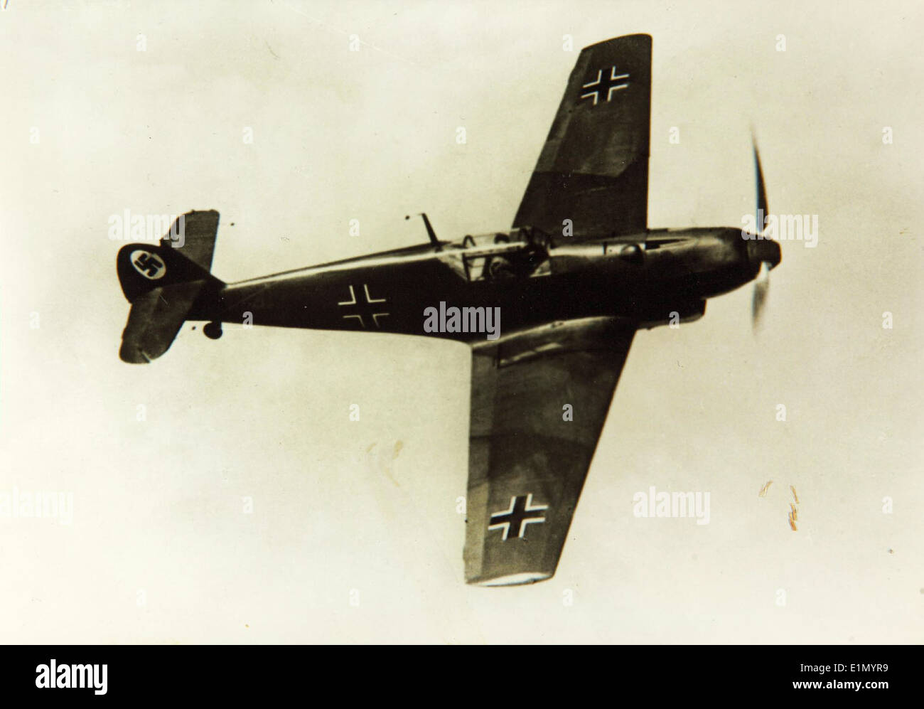 Le Messerschmitt Bf 109 était un avion de chasse allemand utilisé par la Luftwaffe. La variante Bf 109b était l'un des modèles précédents, connu pour sa vitesse et son agilité lors des combats aériens. Banque D'Images