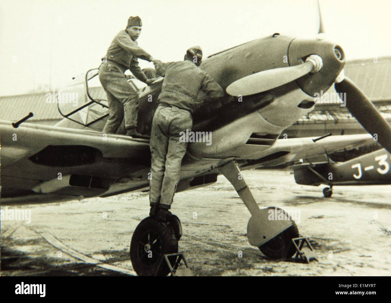 Une photo des différentes versions du Messerschmitt Bf 109, y compris les modèles BF 109E et BF 109b. Le Bf 109 est l'un des avions de chasse allemands les plus performants utilisés pendant la seconde Guerre mondiale, certains servant également dans l'armée de l'air suisse. Banque D'Images