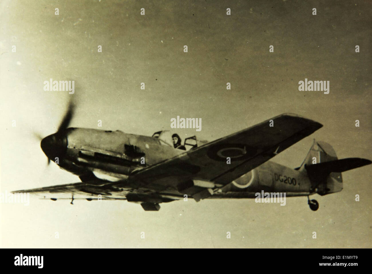 Le Messerschmitt Bf 109b, un avion capturé par la Luftwaffe, était un chasseur clé utilisé par l'Allemagne pendant la IIe Guerre mondiale. Après sa capture, il a été évalué par la Royal Air Force et d'autres forces alliées pour ses performances et ses capacités. Banque D'Images