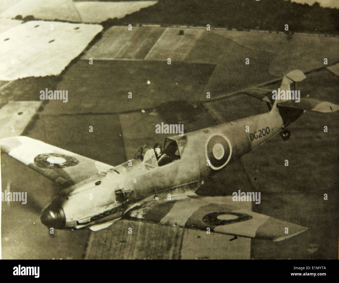 Le Messerschmitt Bf 109b, capturé par la RAF pendant la seconde Guerre mondiale, était un avion de chasse allemand clé utilisé par la Luftwaffe. Cette photo montre son rôle dans le combat aérien. Banque D'Images