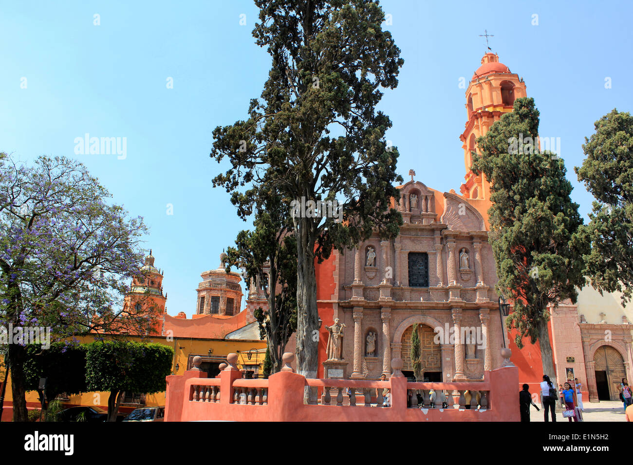 Eglise et jardins en San Miguel de Allende, Guanajuato, Mexique Banque D'Images