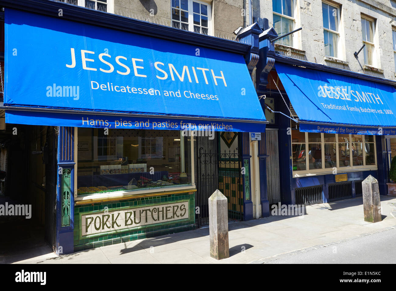 Jesse Smith boucherie traditionnelle depuis 1808, rue Black Jack Cirencester Gloucestershire UK Banque D'Images