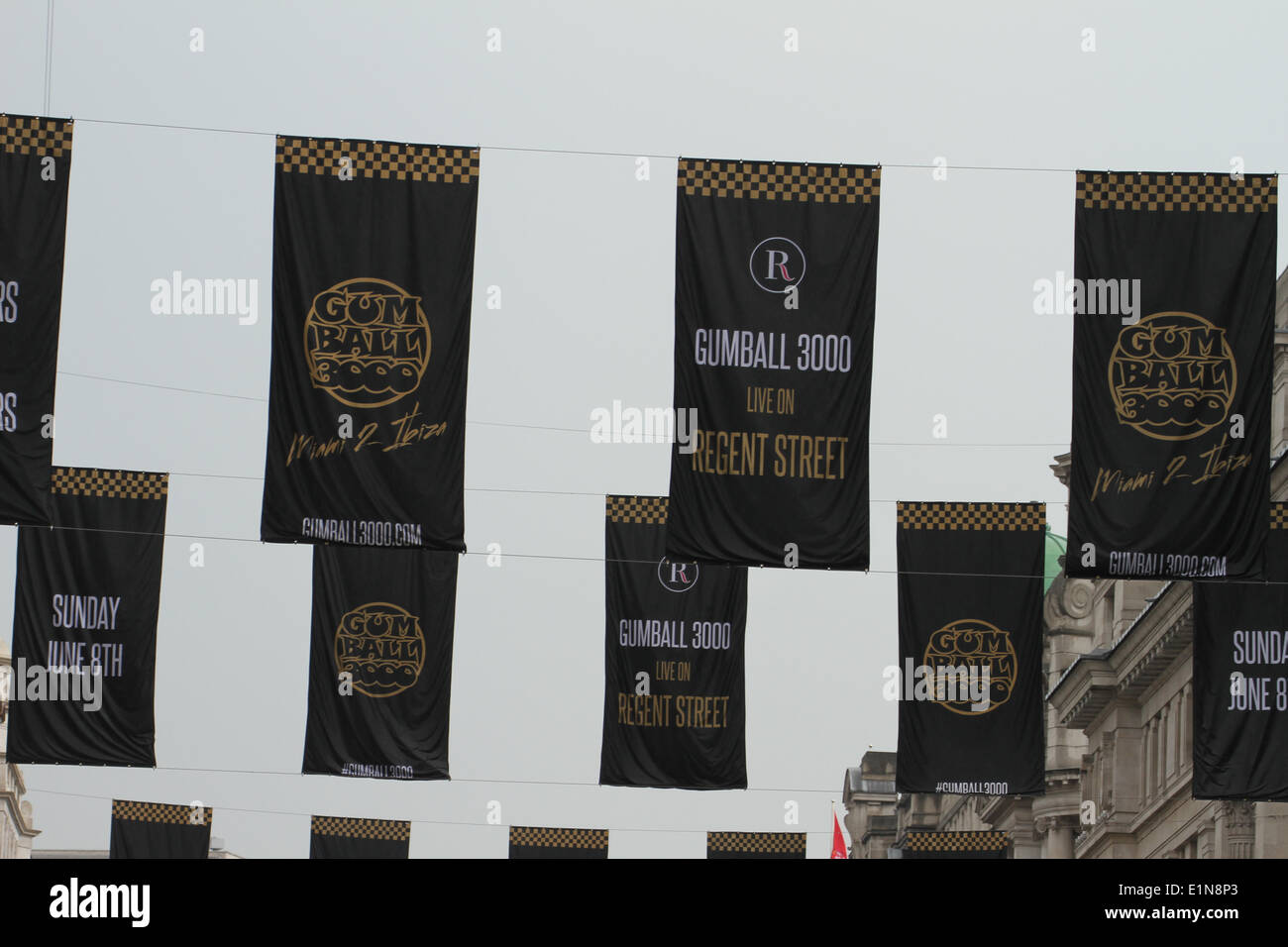 Londres, Royaume-Uni. 6 juin mai 2014. Vu les drapeaux sur Regent Street en préparation de l'affichage Gumball. Crédit : David Mbiyu/ Alamy Live News Banque D'Images