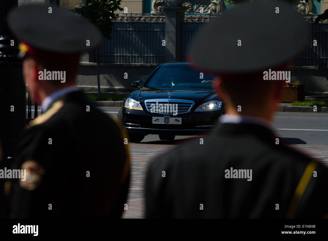 Kiev, Ukraine. 7 juin, 2014. Le Président de l'Ukraine Petro Poroshenko arrive au Parlement pour une cérémonie de son serment : Crédit Sergii/NurPhoto ZUMAPRESS.com/Alamy Kharchenko/Live News Banque D'Images