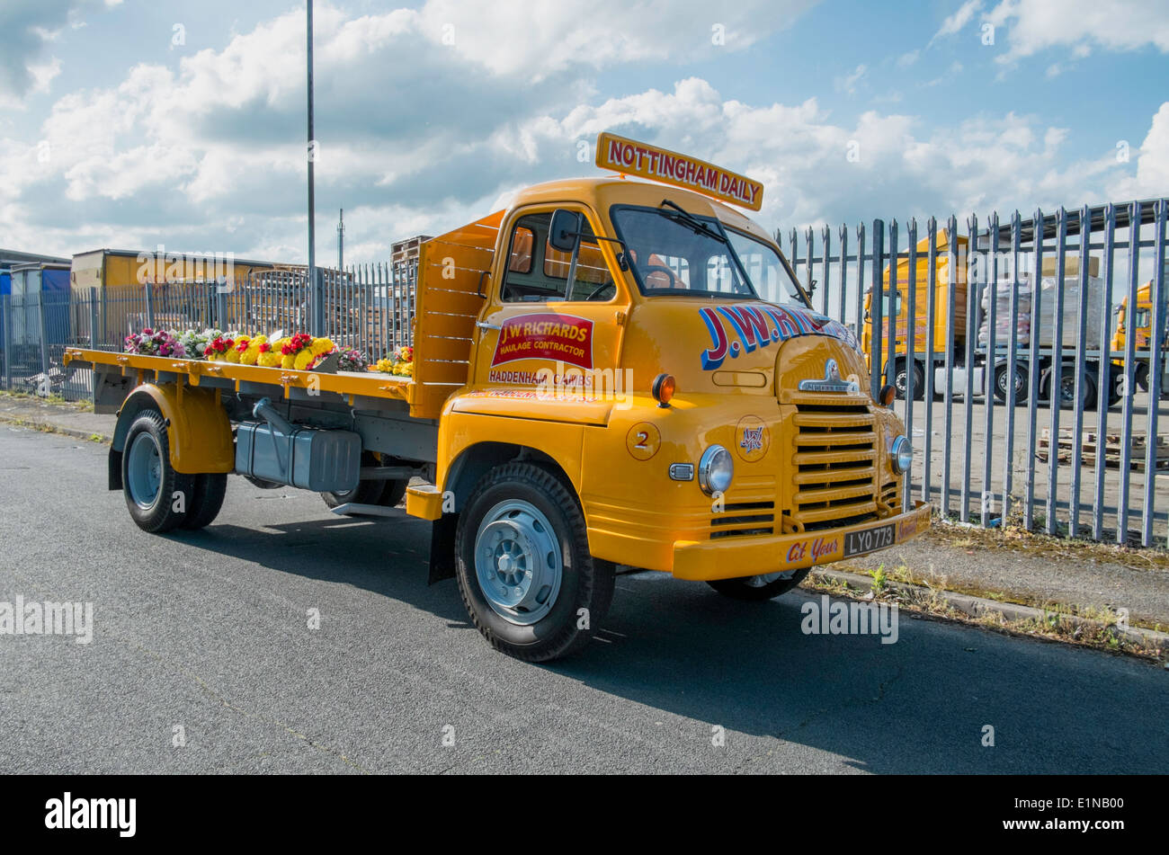 Bedford Camion de type s'élève à Fakenham. Banque D'Images