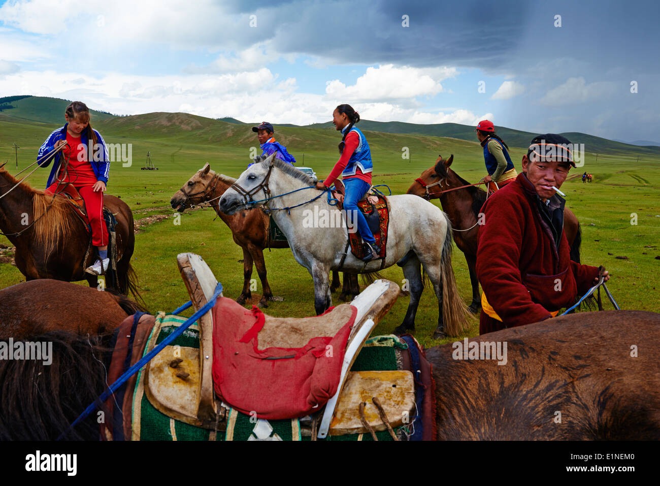 La Mongolie, province Arkhangai, Bulgan, spectateur au festival Naadam Banque D'Images