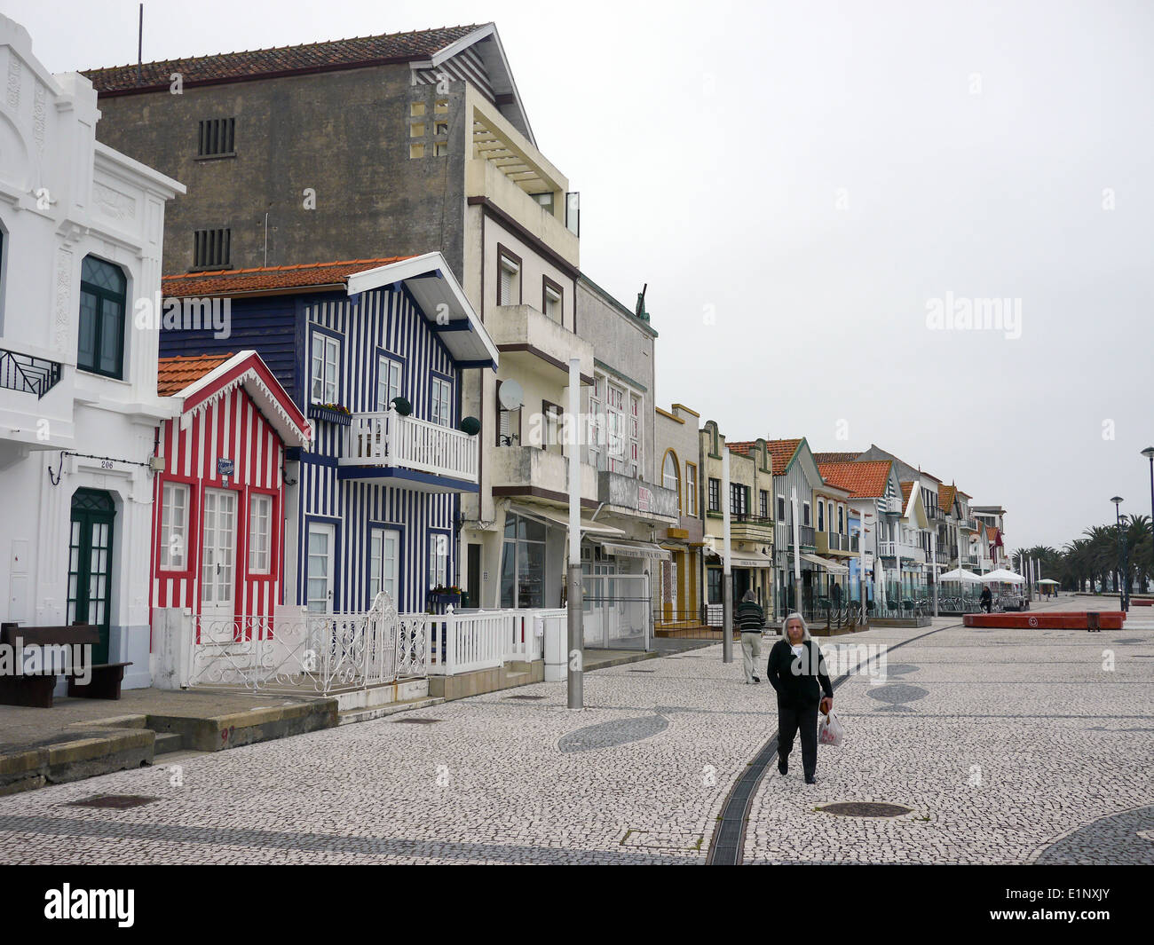 Maisons à rayures traditionnelles au Costa, Nova, Portugal Banque D'Images