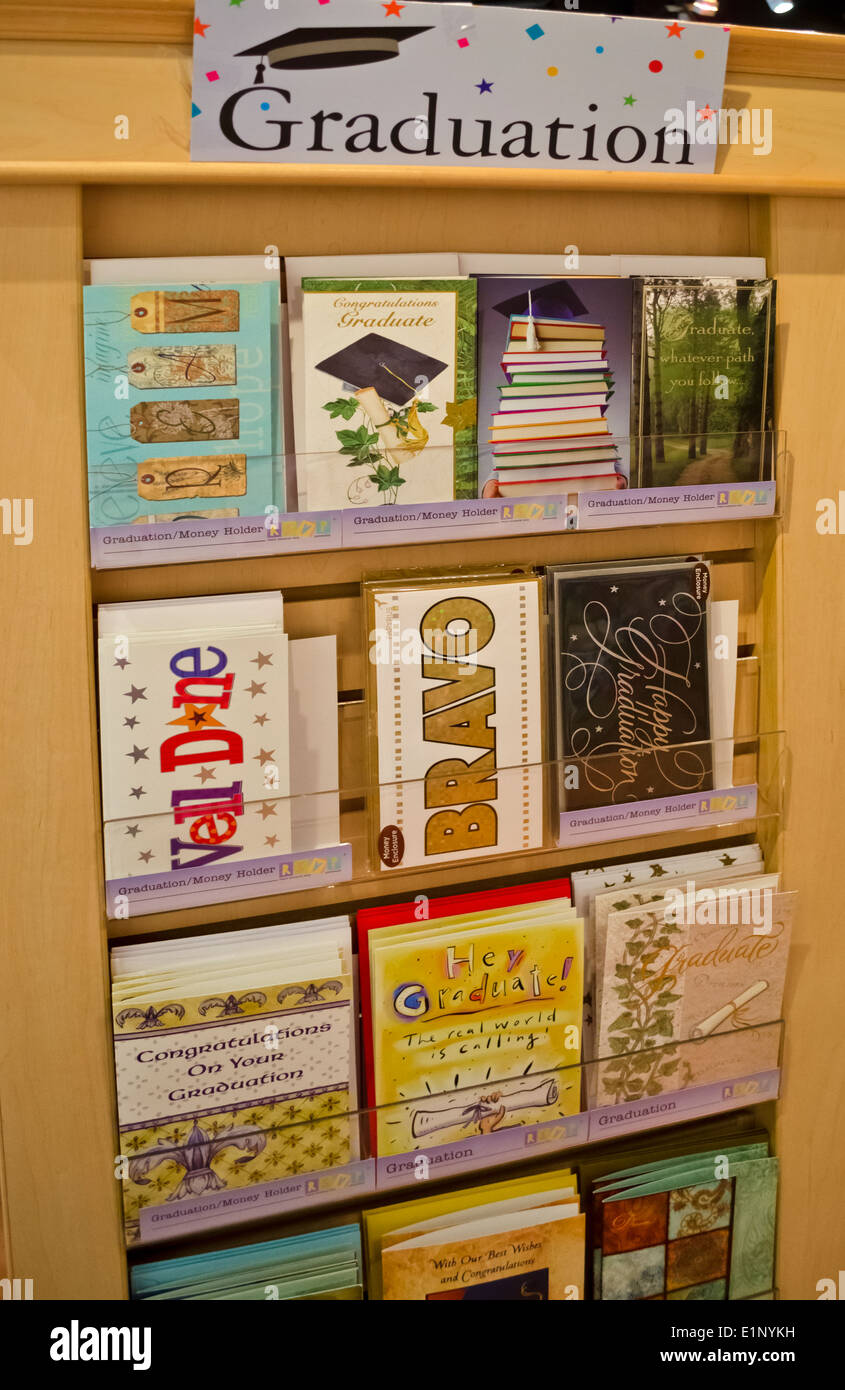 Diplôme de cartes de vœux sur Afficher la carte dans un magasin. Banque D'Images