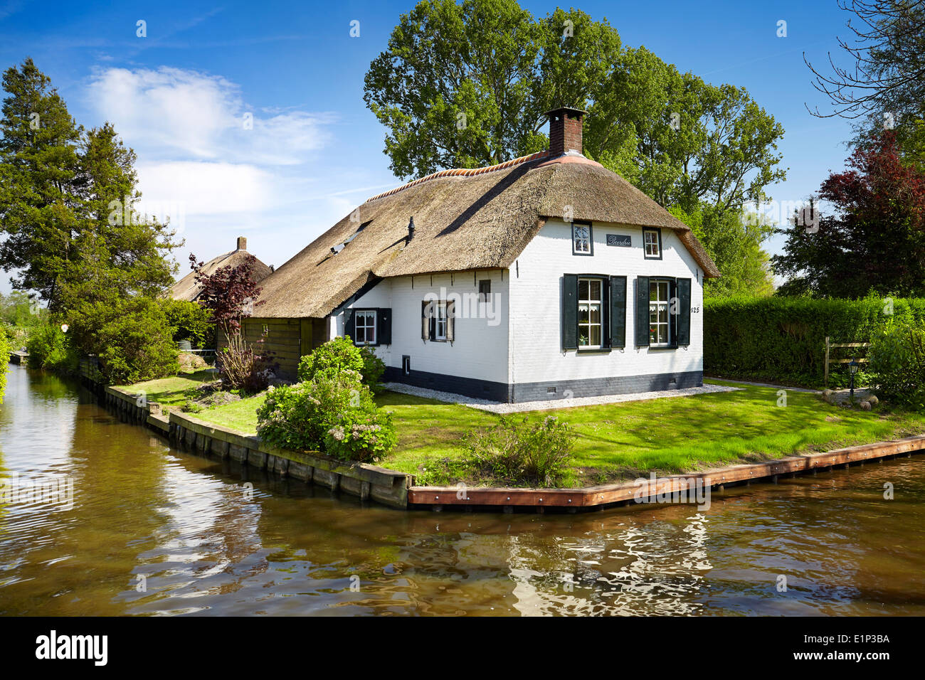 Les canaux de Giethoorn village - Hollande Pays-Bas Banque D'Images
