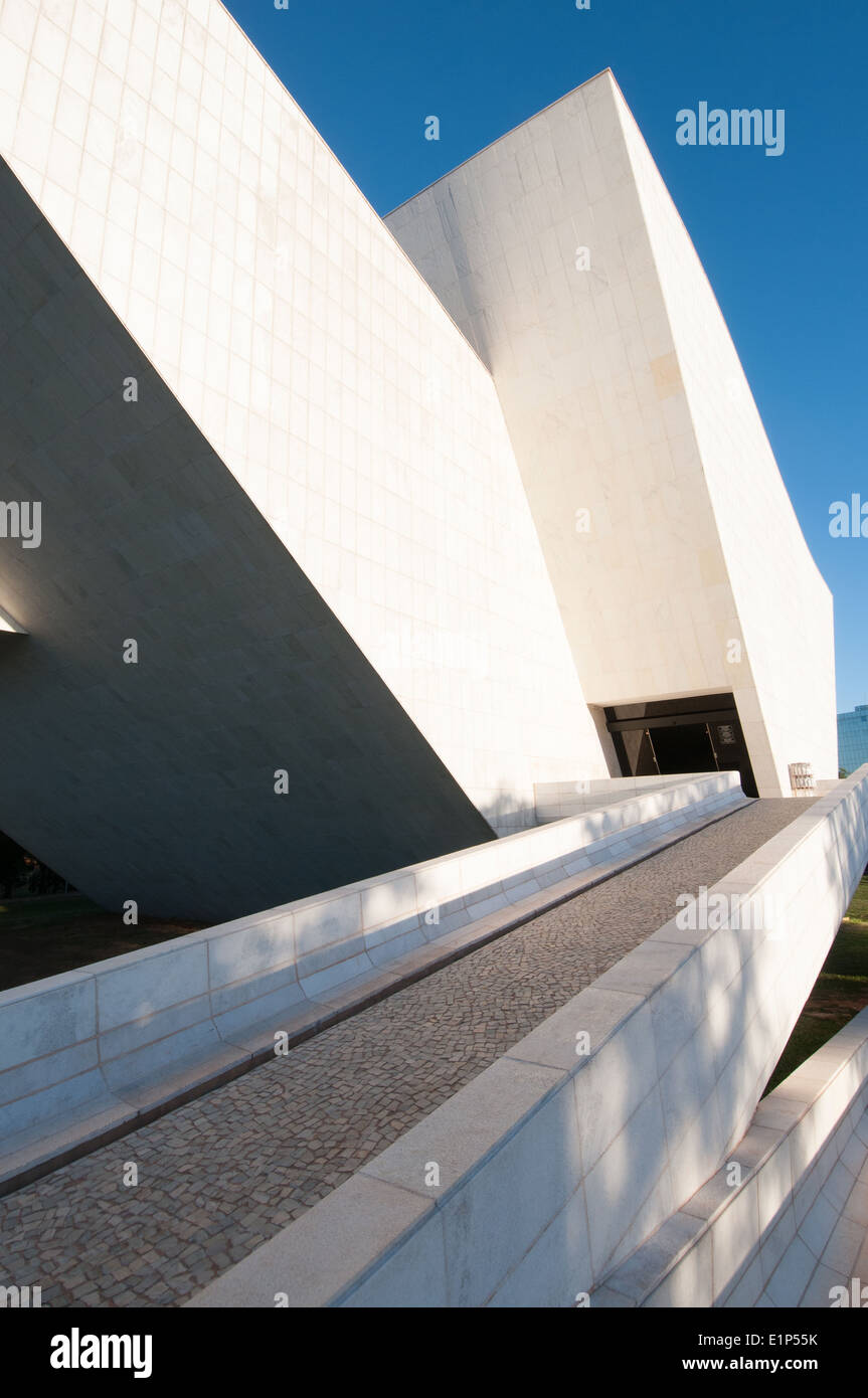 La Nation du Panthéon - Panteão da Pátria - Tancredo Neves à Brasília par l'architecte Oscar Niemeyer Banque D'Images