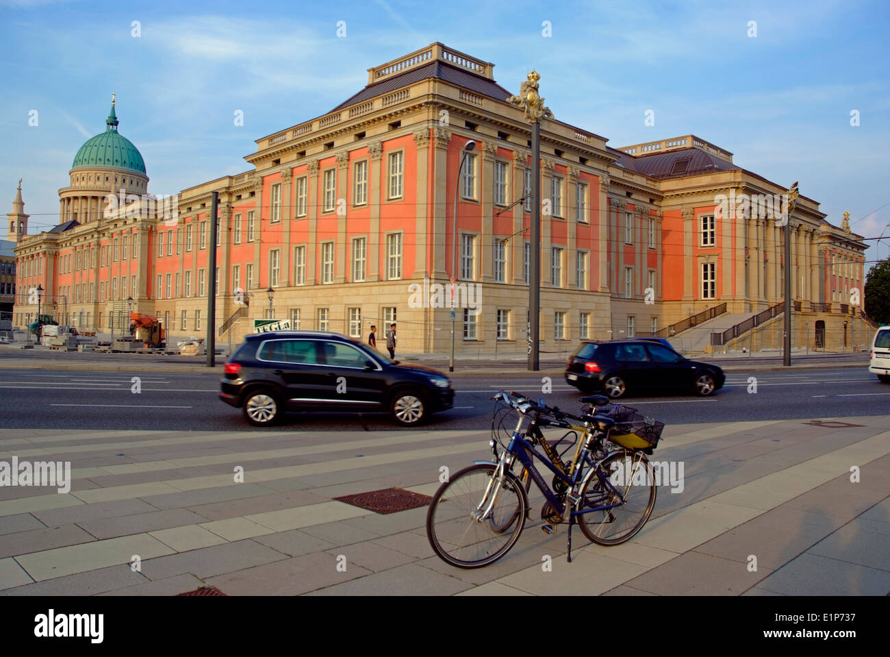 Nouvelle Maison (reconstruction) du Parlement et de l'église Saint Nikolai Potsdam en Allemagne Banque D'Images