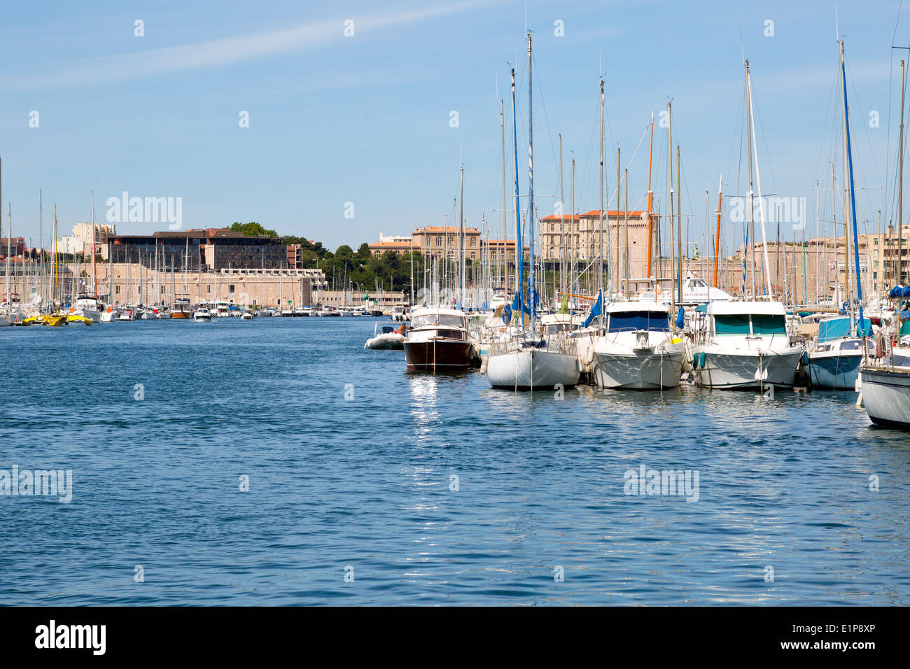 Vue sur le Vieux Port de Marseille, France Banque D'Images