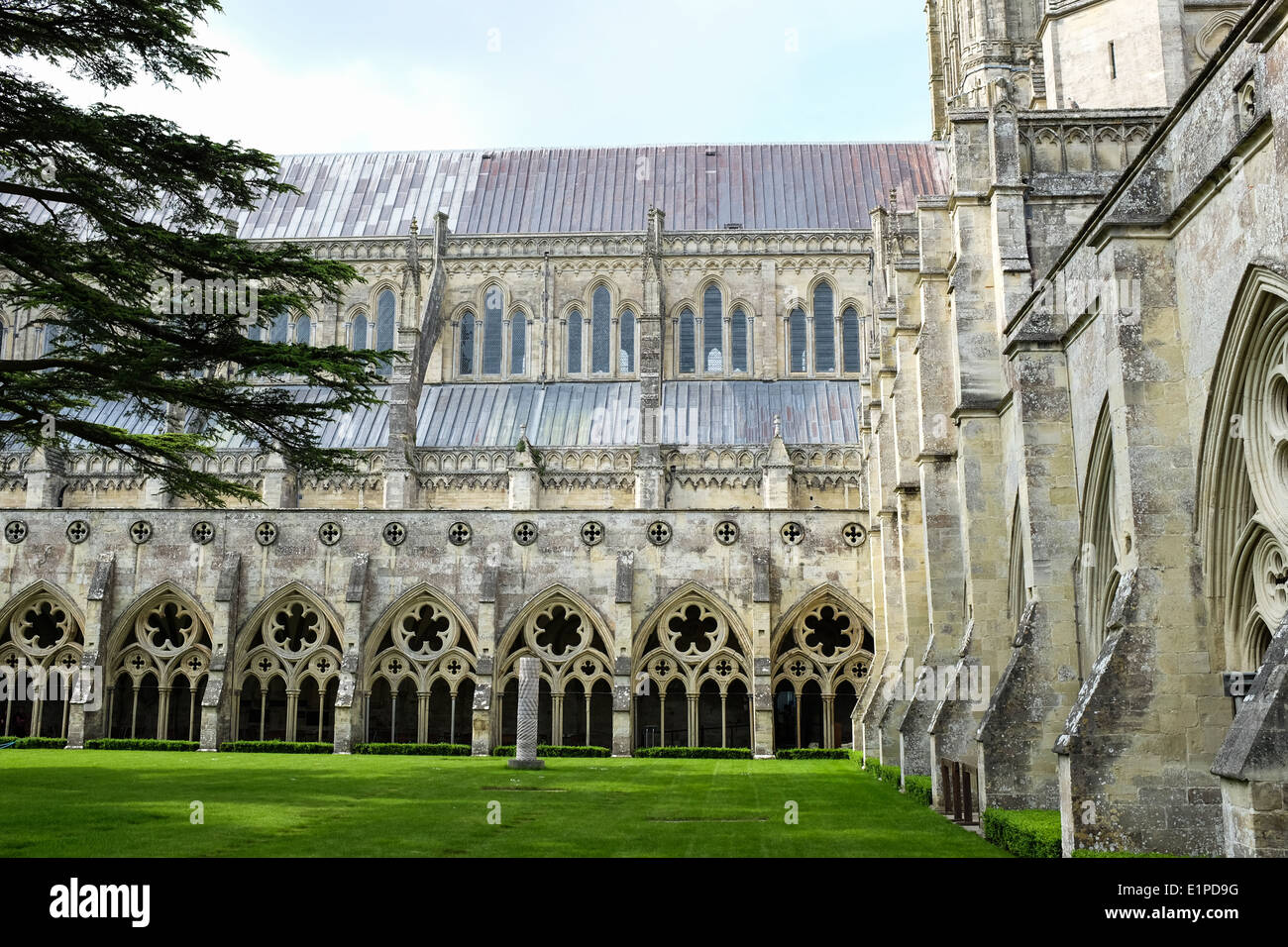 La cathédrale de Salisbury (Cloître Garth) dans le Wiltshire, Royaume-Uni. Banque D'Images