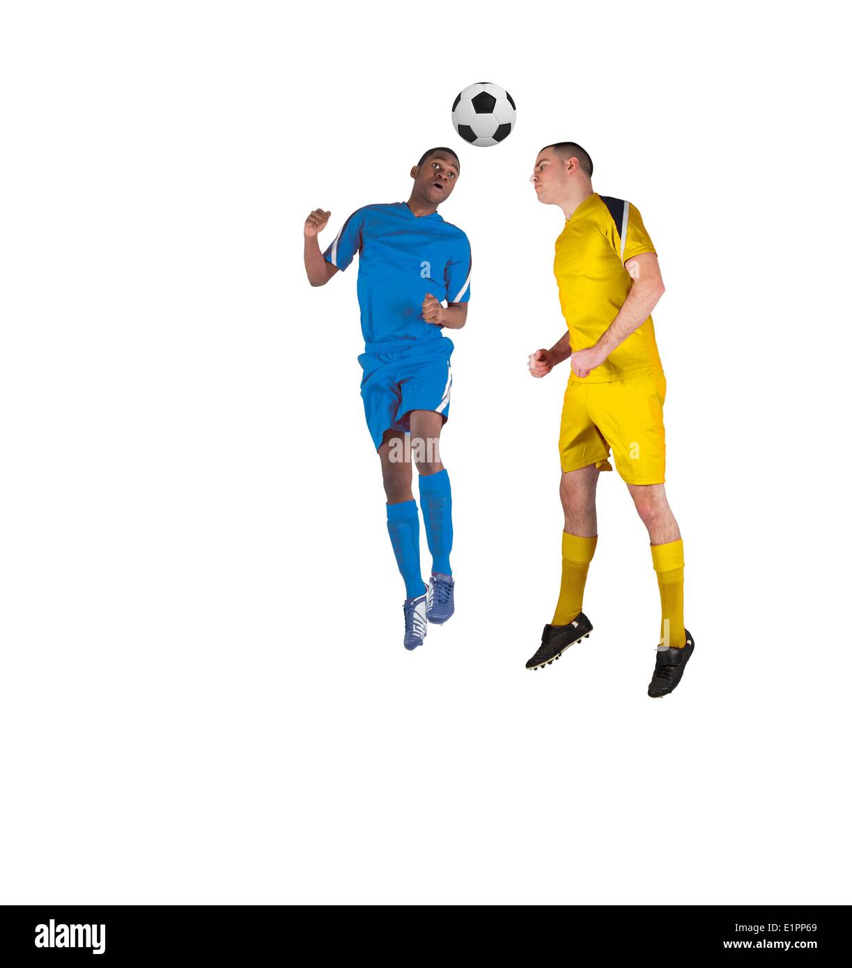 Joueurs de football pour attaquer la balle Banque D'Images