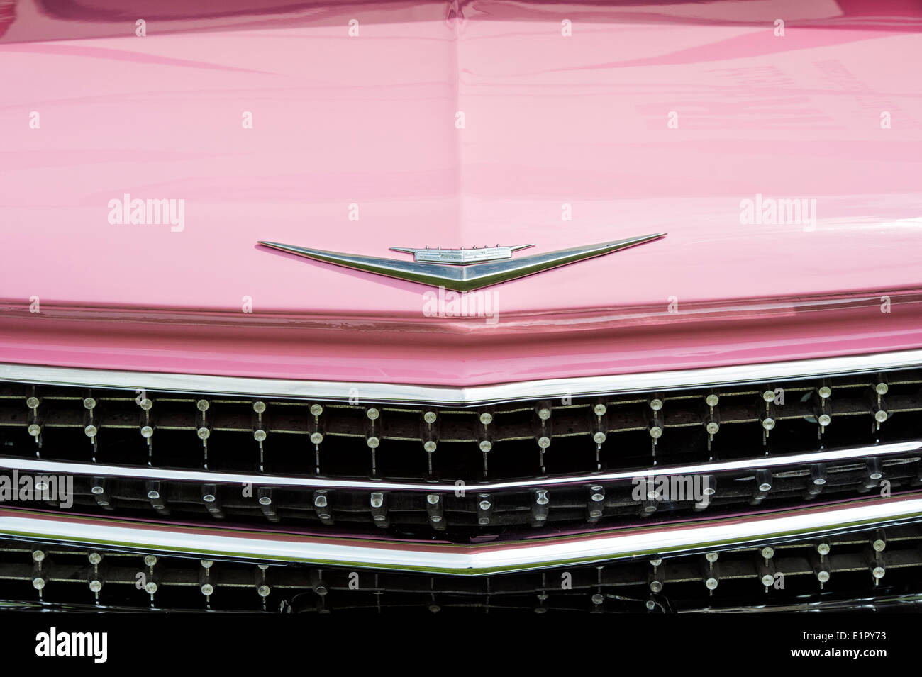 1959 Cadillac Coupe de Ville Rose avant Convertible badge fin Banque D'Images