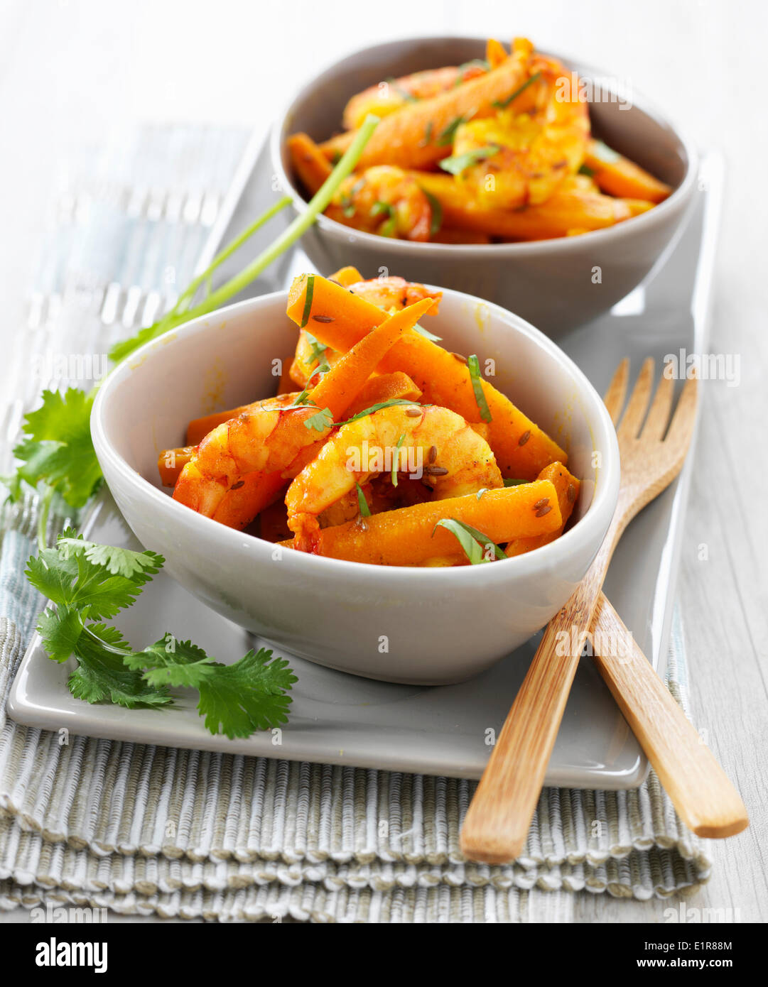 Salade de crevettes et carottes Banque D'Images
