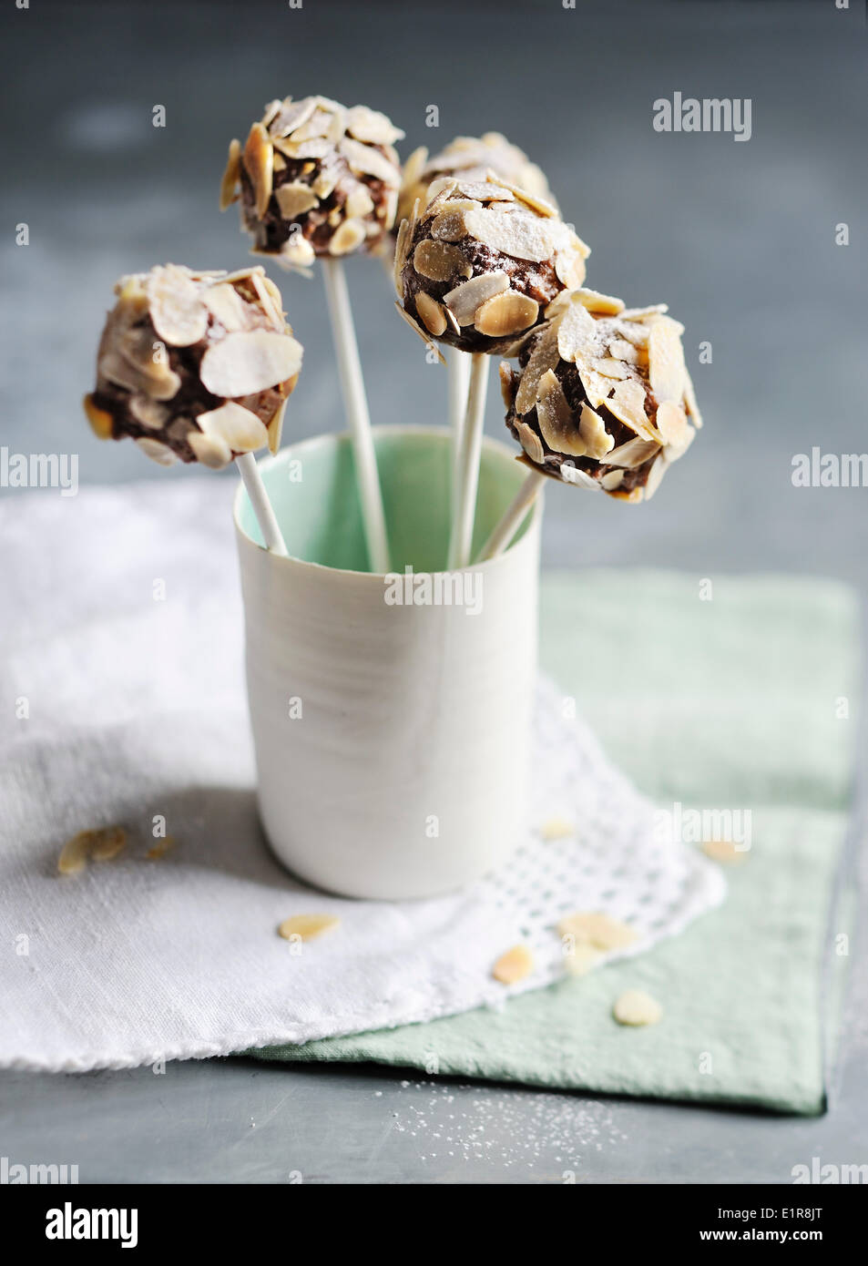 Paris-Brest popcakes Banque D'Images