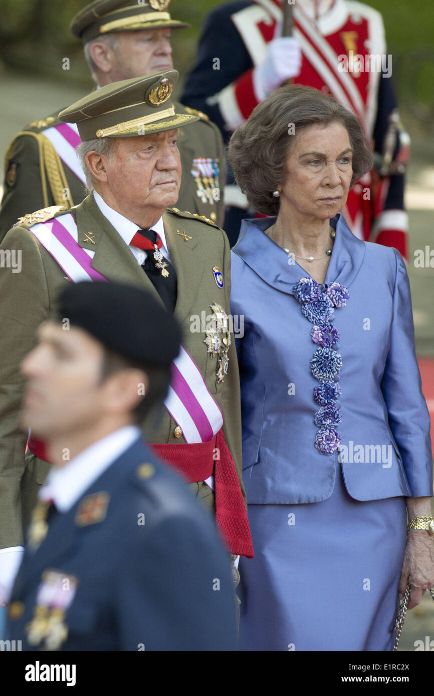 Madrid, Espagne. 8 juin, 2014. Roi d'Espagne Juan Carlos et la Reine Sofia lors d'assister à un hommage aux soldats tombés au cours de la journée des forces armées à Madrid le 8 juin 2014.Photo : Oscar Gonzalez/NurPhoto NurPhoto © Oscar Gonzalez//ZUMAPRESS. © ZUMA Press, Inc./Alamy Live News Banque D'Images