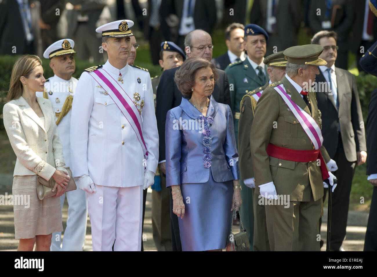 Madrid, Espagne. 8 juin, 2014. La princesse Letizia d'Espagne, le Prince Felipe d'Espagne, le roi d'Espagne Juan Carlos et la Reine Sofia assister à un hommage aux soldats tombés au cours de la journée des forces armées à Madrid le 8 juin 2014. © ZUMA Press, Inc./Alamy Live News Banque D'Images