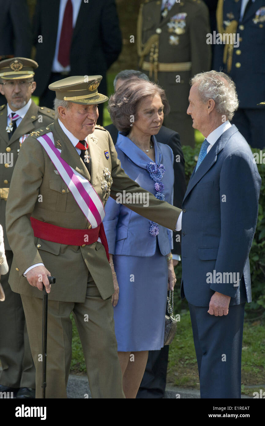 Madrid, Espagne. 8 juin, 2014. Roi d'Espagne Juan Carlos et la Reine Sofia lors d'assister à un hommage aux soldats tombés au cours de la journée des forces armées à Madrid le 8 juin 2014.Photo : Oscar Gonzalez/NurPhoto NurPhoto © Oscar Gonzalez//ZUMAPRESS. © ZUMA Press, Inc./Alamy Live News Banque D'Images