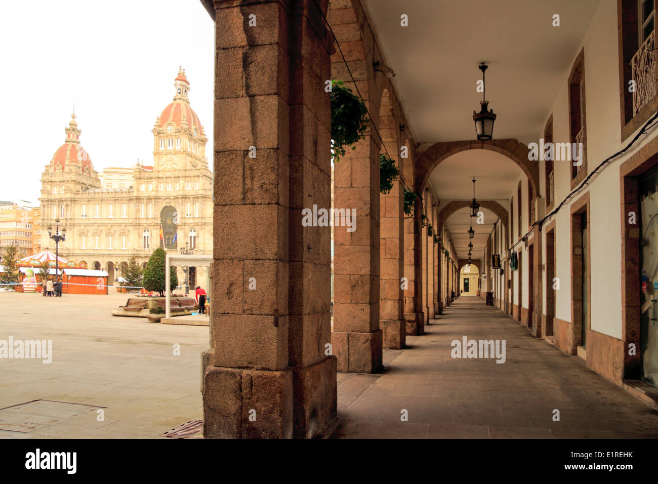 A Coruna Town Hall et bâtiment du Conseil, avec un passage couvert, Maria Pita Square, Galice, Espagne Banque D'Images