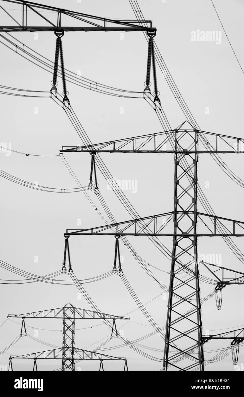 Les lignes d'énergie dans le port de Rotterdam ; Banque D'Images Les lignes d'énergie dans le port de Rotterdam ; Banque D'Images