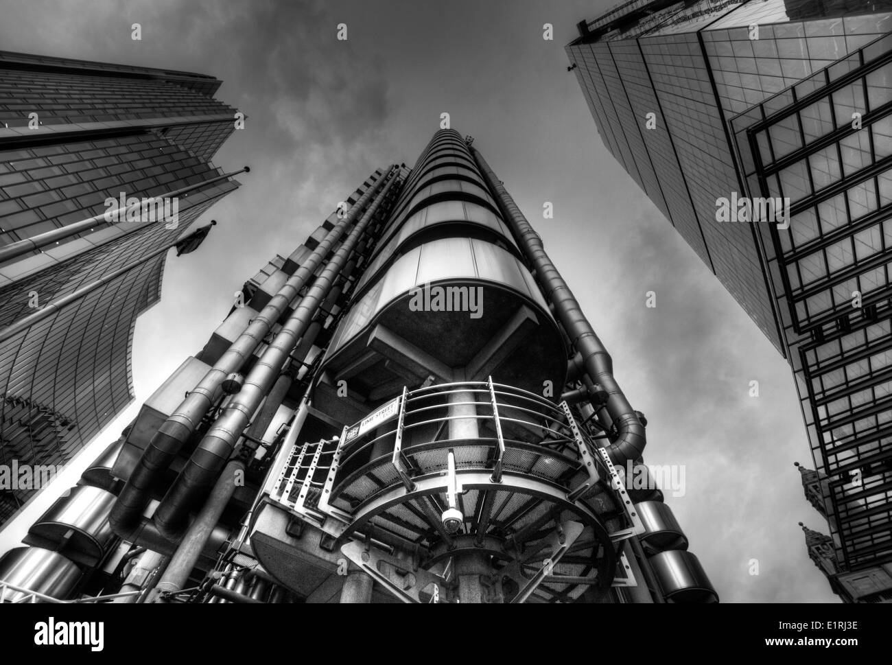 Jusqu'à lors de la Lloyds Building dans le quartier financier de Londres Angleterre Royaume-uni Banque D'Images