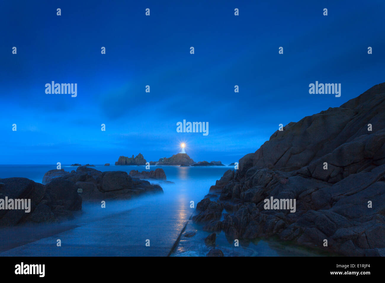 La Corbiere Lighthouse à un début et venteux matin. Banque D'Images