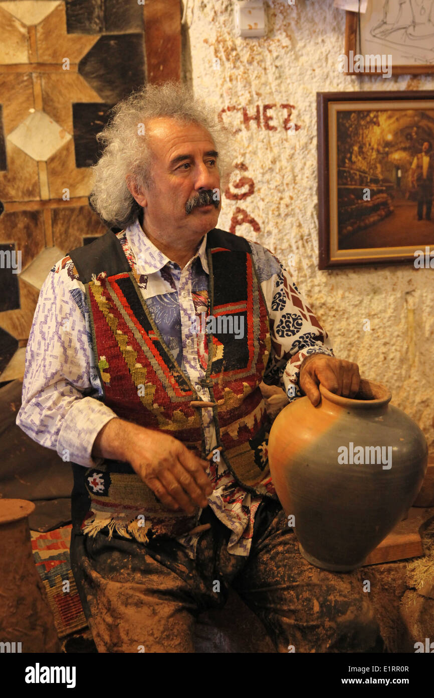 Potter turc, en Cappadoce, en Turquie, le célèbre Monsieur Galip Banque D'Images