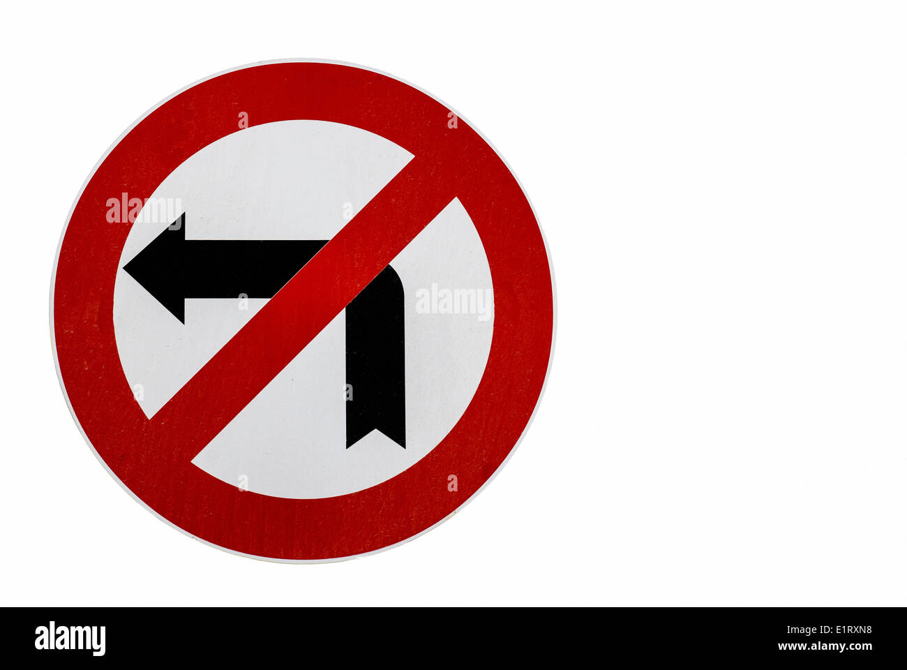 Panneau routier. Avertissement, est interdit de tourner à gauche Banque D'Images