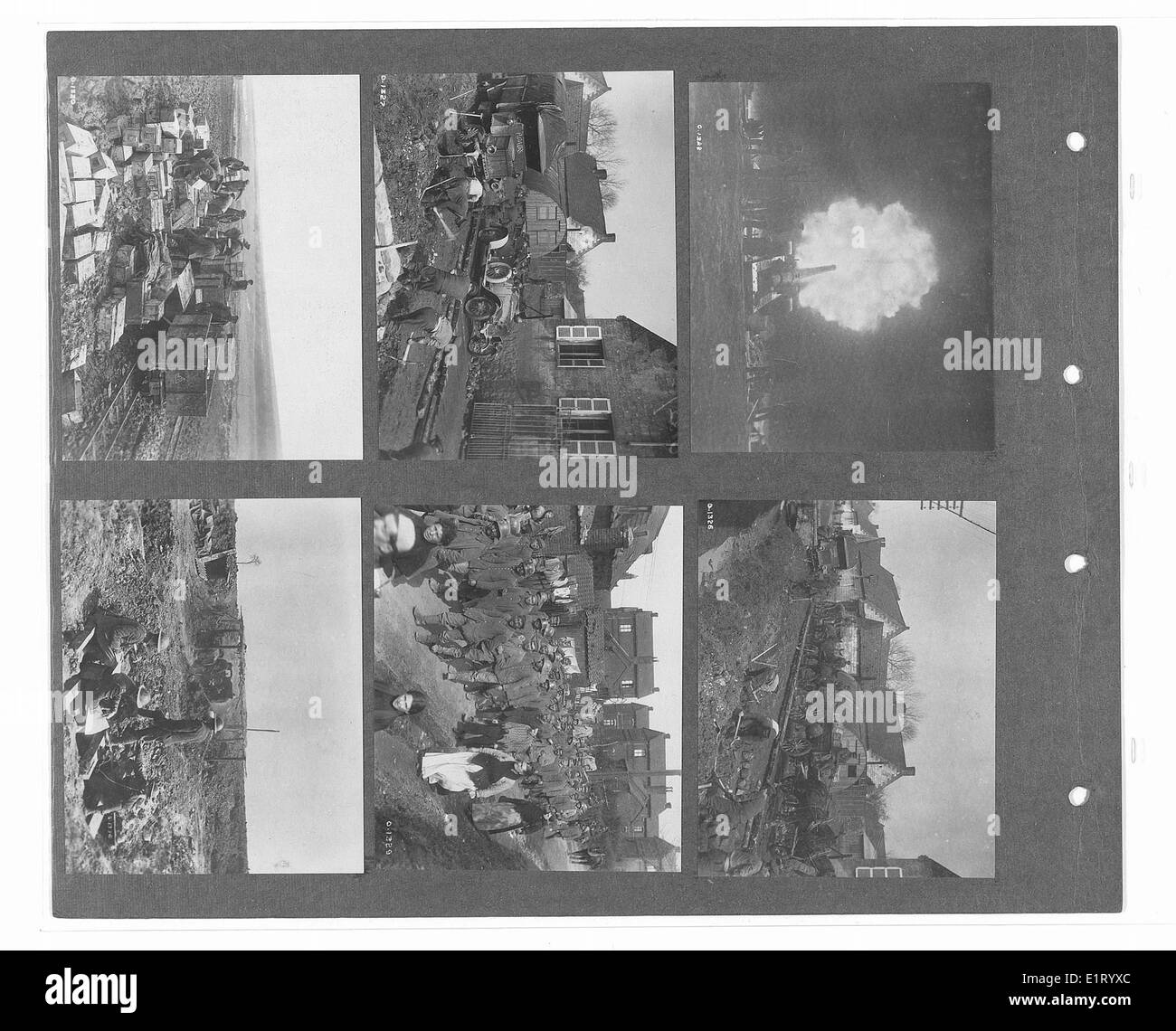 Ce volume du Fonds des monuments commémoratifs de guerre canadiens présente des photographies officielles de guerre, mettant en vedette divers régiments du corps indien, tels que le 15e Sikhs, le 18e Lancers, les Gurkhas et les Jats. Les photographies comprennent des soldats qui reçoivent des honneurs, ainsi que des images d'hôpitaux, d'aumôniers et de personnel militaire dans des endroits comme Merville, à Floris et à Brighton pendant la première Guerre mondiale Banque D'Images