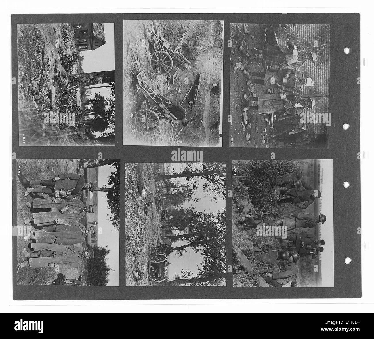 Ce quatrième volume de photographies officielles canadiennes sur la guerre couvre les contributions de divers bataillons, y compris les 15e sikhs, 18e lancers et autres unités du corps indien, soulignant leur service dans des endroits clés tels que Merville, Estaire et St Floris pendant la première Guerre mondiale. Les photographies représentent à la fois le service actif et les moments en coulisses, donnant un aperçu des opérations militaires et du personnel. Banque D'Images