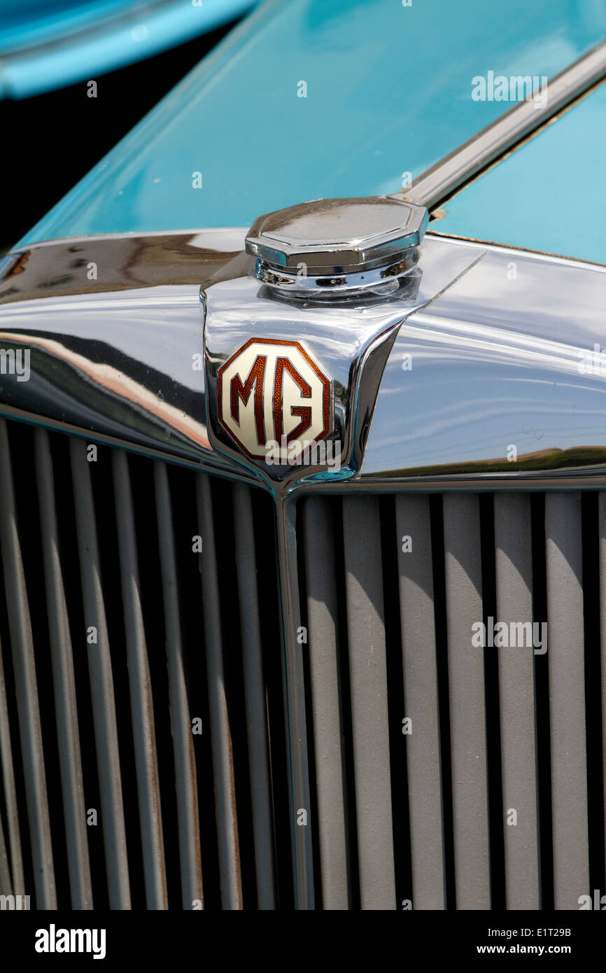 Badge MG sur une voiture de sport vintage britannique sur l'affichage à un British car show à Santa Ana en Californie Banque D'Images