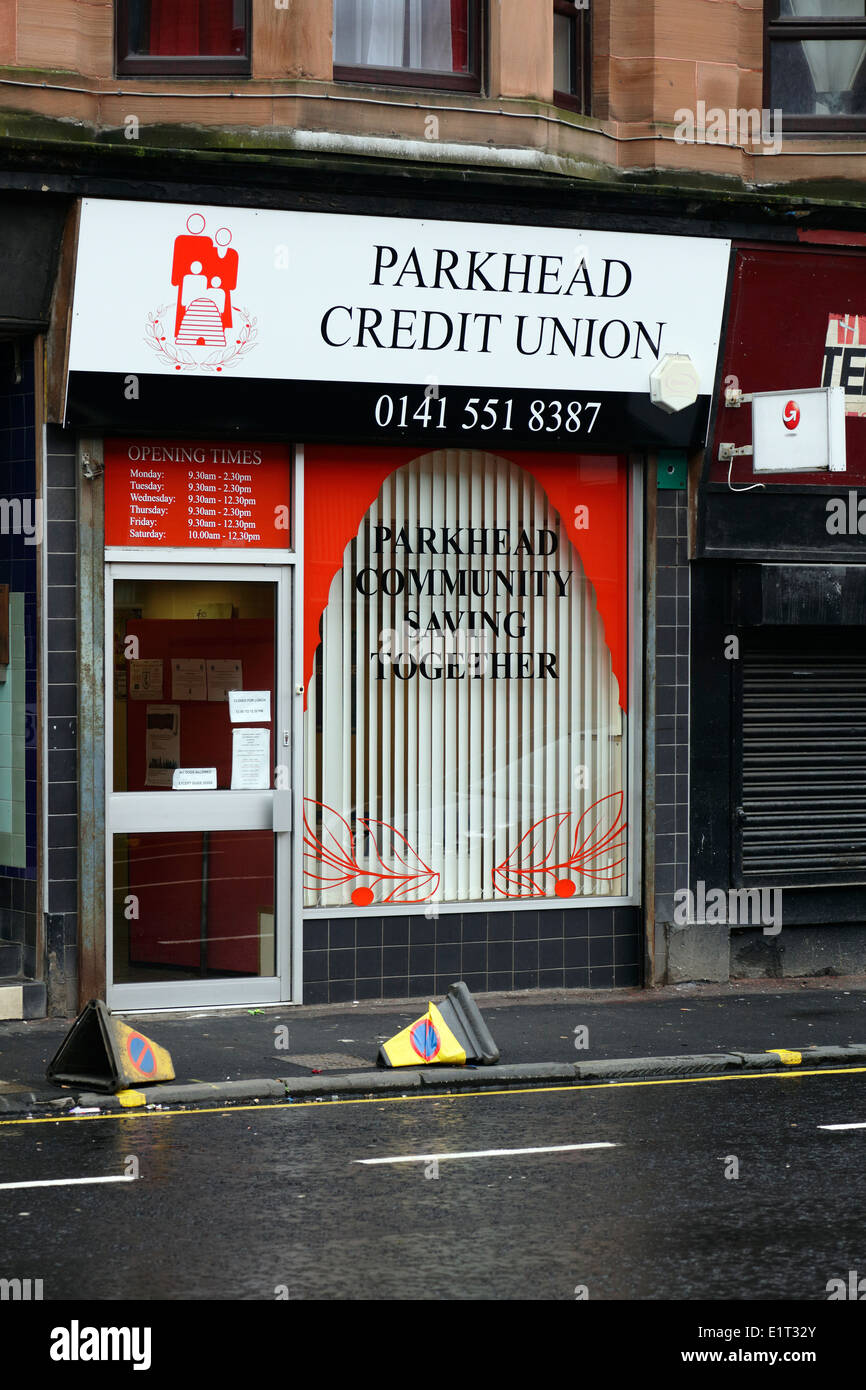 Parkhead Credit Union sur Springfield Road dans l'East End de Glasgow, Écosse, Royaume-Uni Banque D'Images