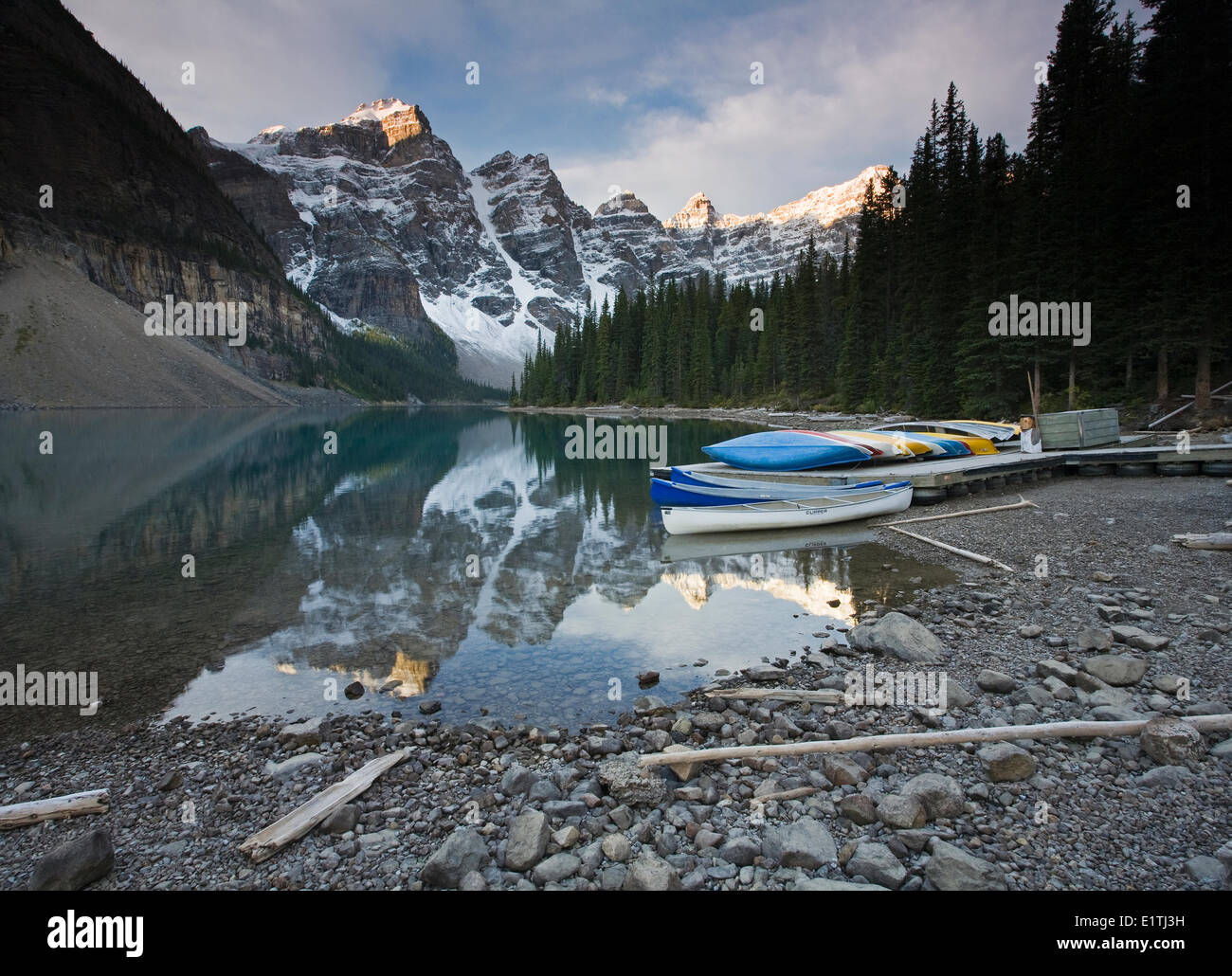 Le lac Moraine, Banff National Park, Alberta, Canada. Banque D'Images