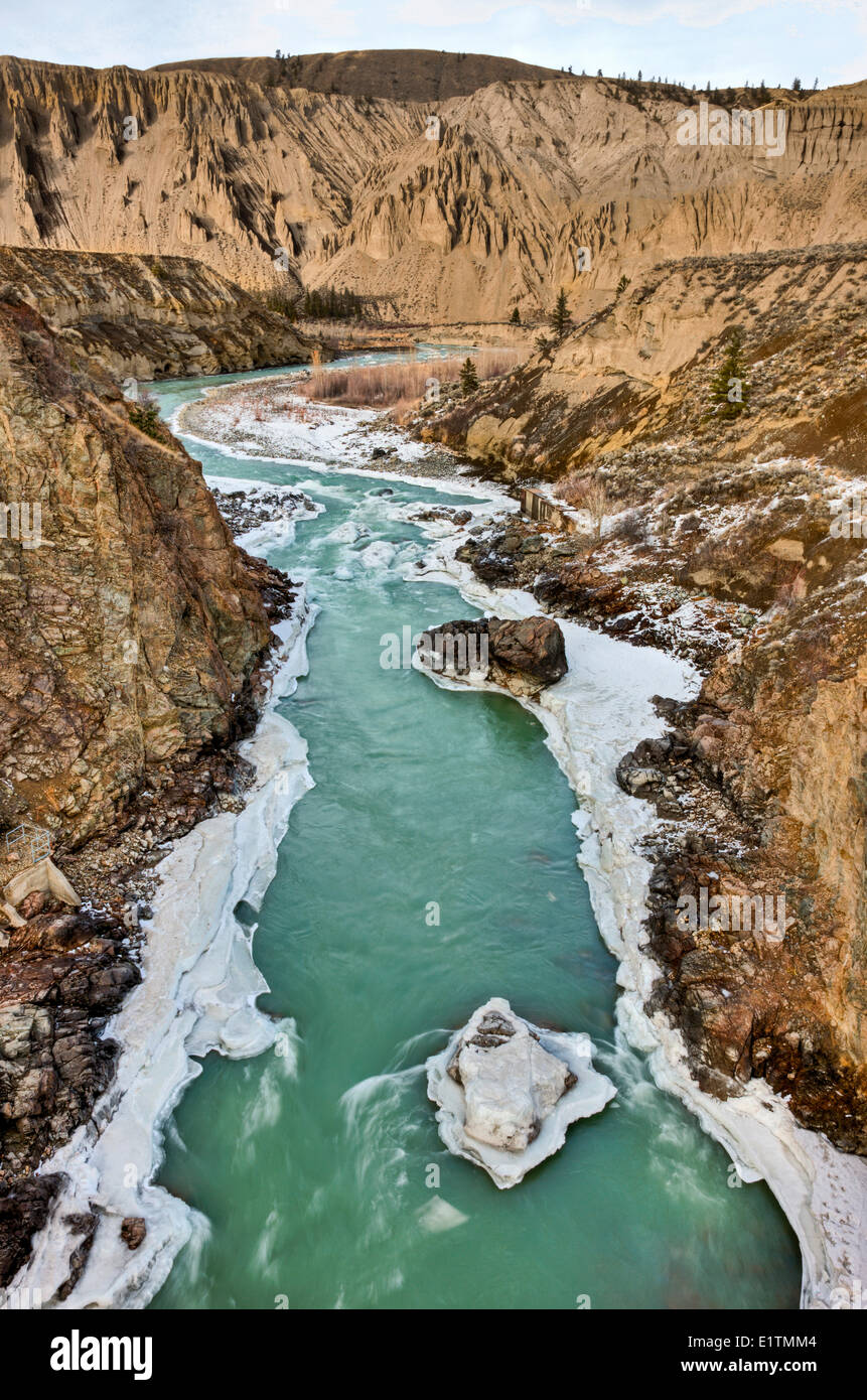 La rivière Chilcotin, hiver, la glace s'écoule, canyon Farwell, British Columbia, Canada Banque D'Images