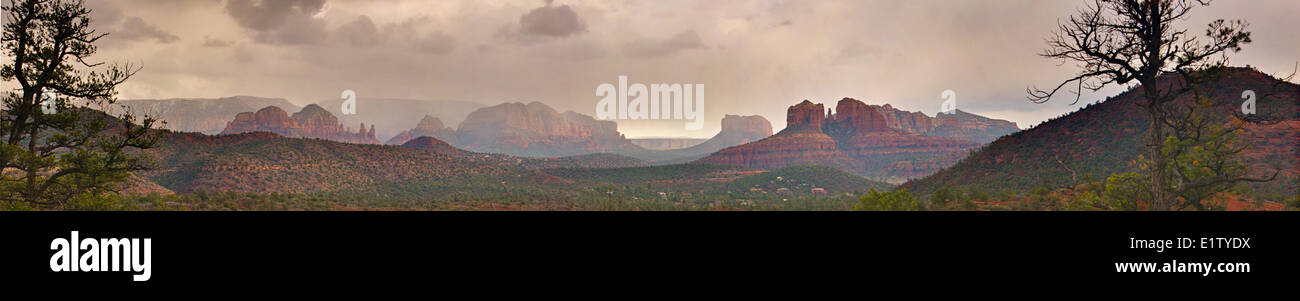 Red Rock Country autour de Sedona en Arizona, USA, photographié à partir de la Red Rock Loop Road. Banque D'Images