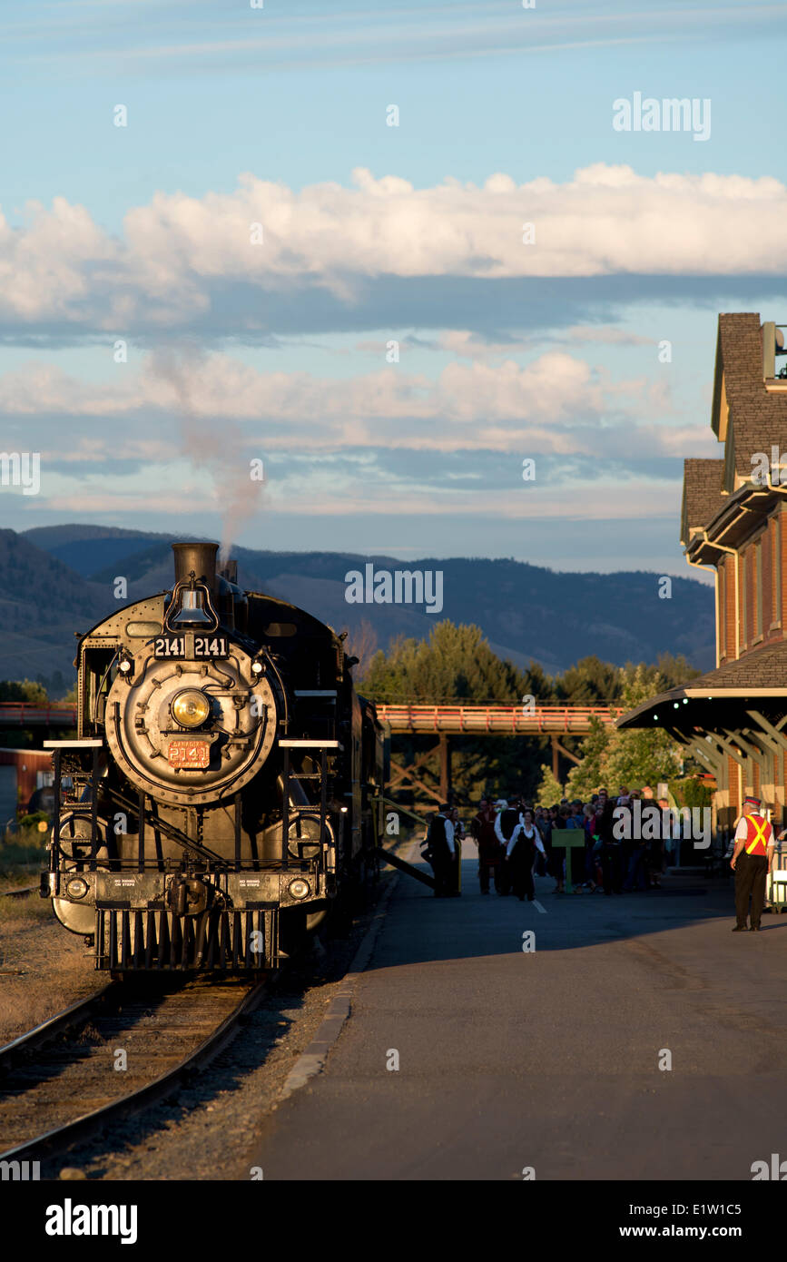 KHR 2141 - L'esprit de Kamloops se prépare pour le départ de la locomotive à vapeur à Kamloops, BC, Canada. Banque D'Images